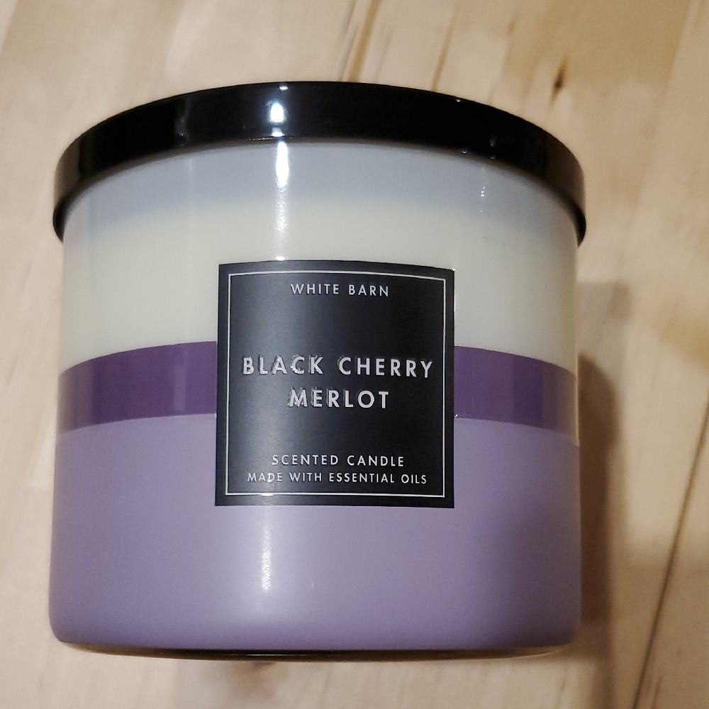 White Barn Black Cherry Merlot 3-Wick Candle - Lavender and Cream
